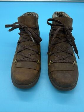 Merrell Eventyr Bluff Waterproof Hiking Boots Women’s Size 7.5